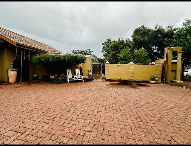 3 BEDROOM HOUSE FOR SALE IN LANGENHOVENPARK